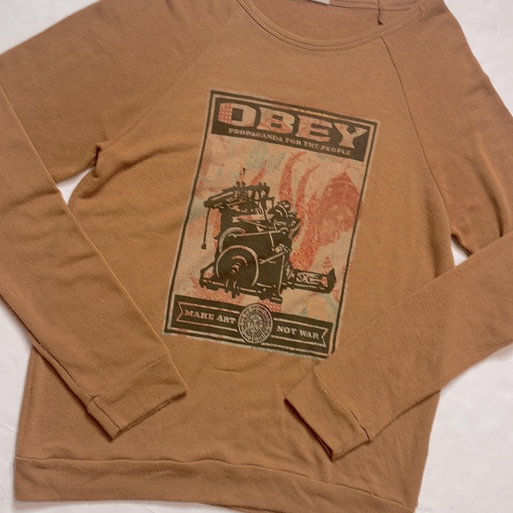 Obey sweater